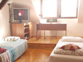 Room in Budapest - Parliament View Hideaway - Near Buda Castle and Margaret Island